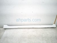 Honda RH SIDE SKIRT / MOLDING - WHITE 4DR Honda RH SIDE SKIRT / MOLDING - WHITE 4DR