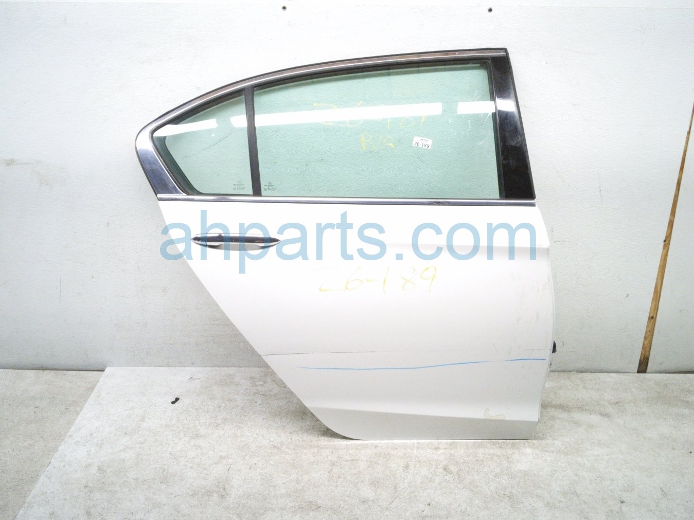 Honda RR/RH DOOR - WHITE - NO INSIDE TRIM