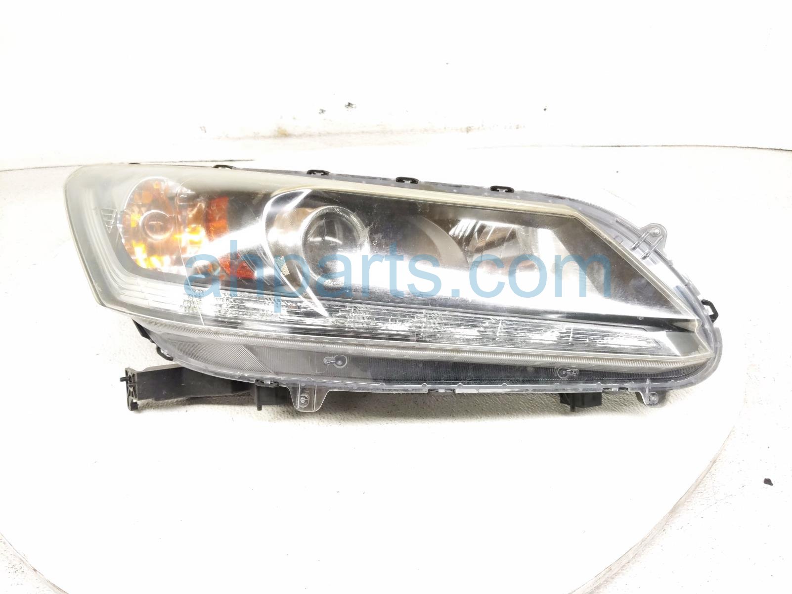 2014 Honda Accord Headlight Passenger Headlamp / Light 33100 T2A A21 Replacement 2014 Honda Accord Headlight Passenger Headlamp / Light 33100 T2A A21 Replacement thumbnail