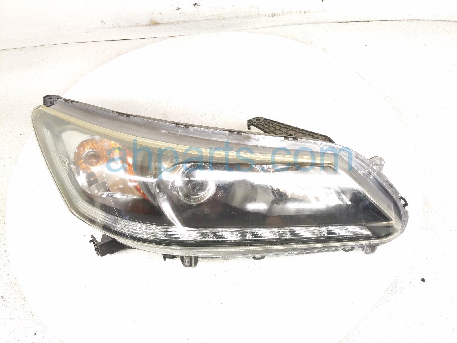 2014 Honda Accord Headlight Passenger Headlamp / Light 33100 T2A A21 Replacement 2014 Honda Accord Headlight Passenger Headlamp / Light 33100 T2A A21 Replacement thumbnail