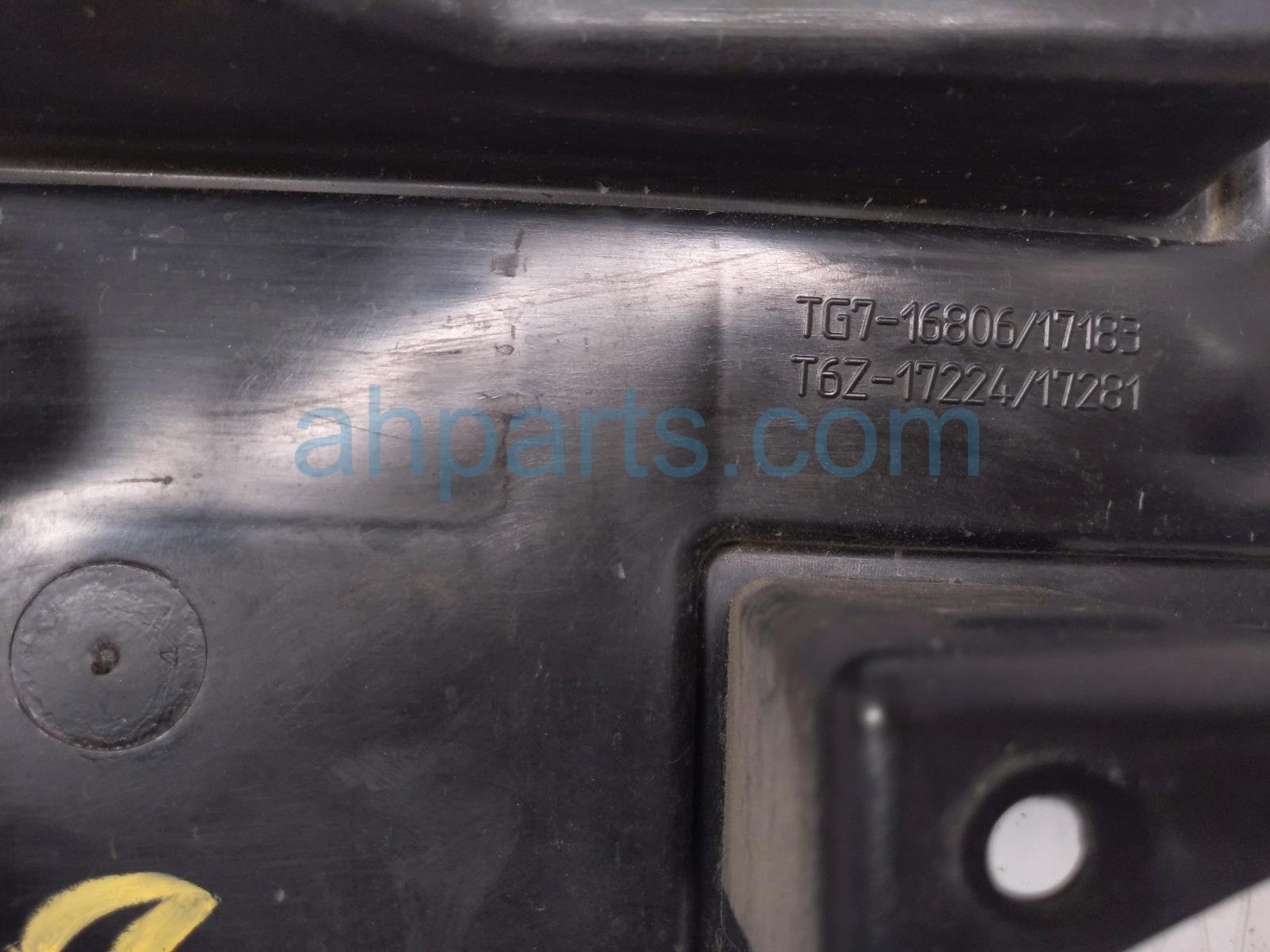 Honda WINDSHIELD WASHER RESERVOIR TANK