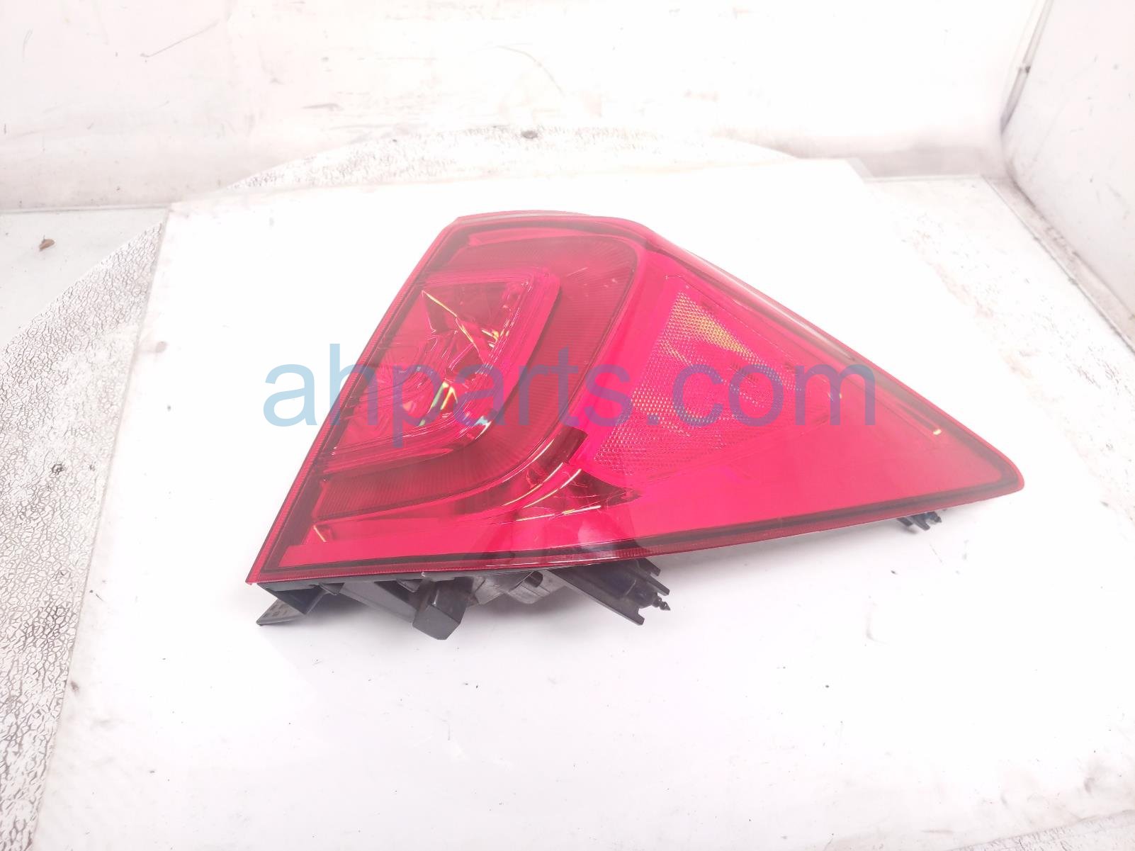 $125 Honda RH TAIL LAMP (ON BODY)