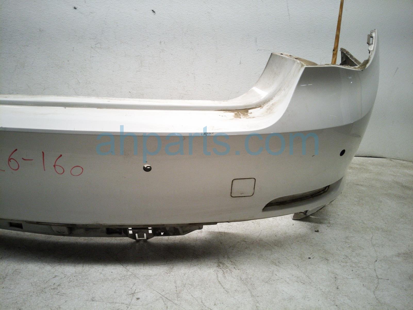 2011 BMW 750li Rear Bumper Cover White 51 12 7 209 926 Replacement 2011 BMW 750li Rear Bumper Cover White 51 12 7 209 926 Replacement thumbnail