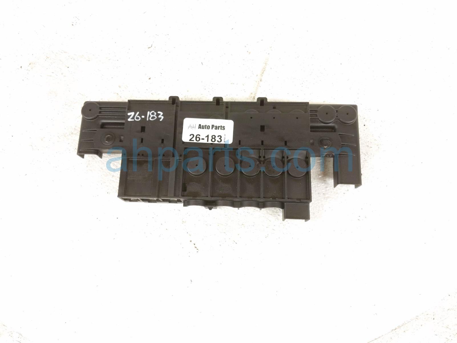 2020 Land Rover Range Rover Sport Battery Pwr Dist Fuse Box 3.0l HPLA 14A073 FC Replacement 2020 Land Rover Range Rover Sport Battery Pwr Dist Fuse Box 3.0l HPLA 14A073 FC Replacement thumbnail