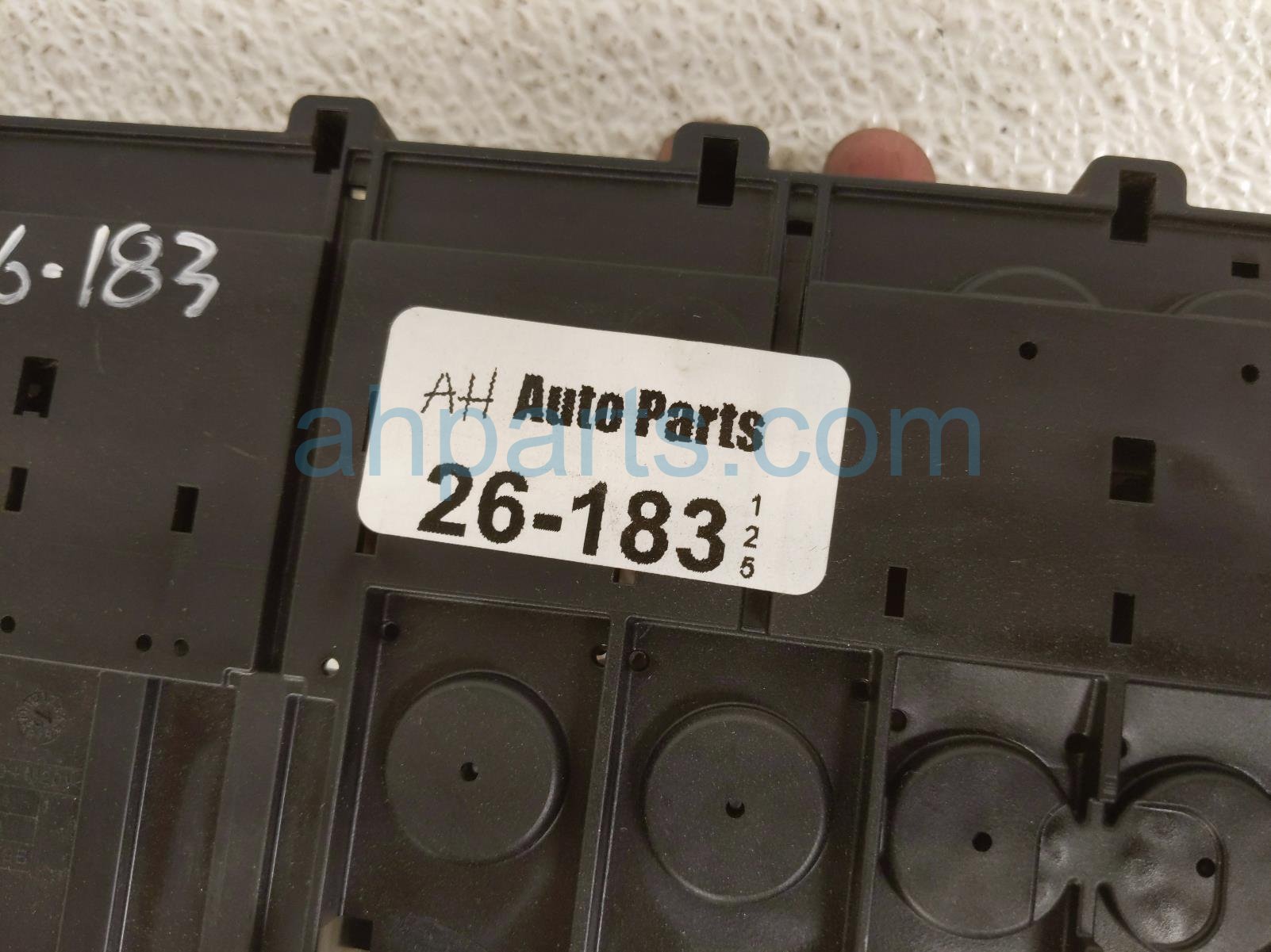 2020 Land Rover Range Rover Sport Battery Pwr Dist Fuse Box 3.0l HPLA 14A073 FC Replacement 2020 Land Rover Range Rover Sport Battery Pwr Dist Fuse Box 3.0l HPLA 14A073 FC Replacement thumbnail