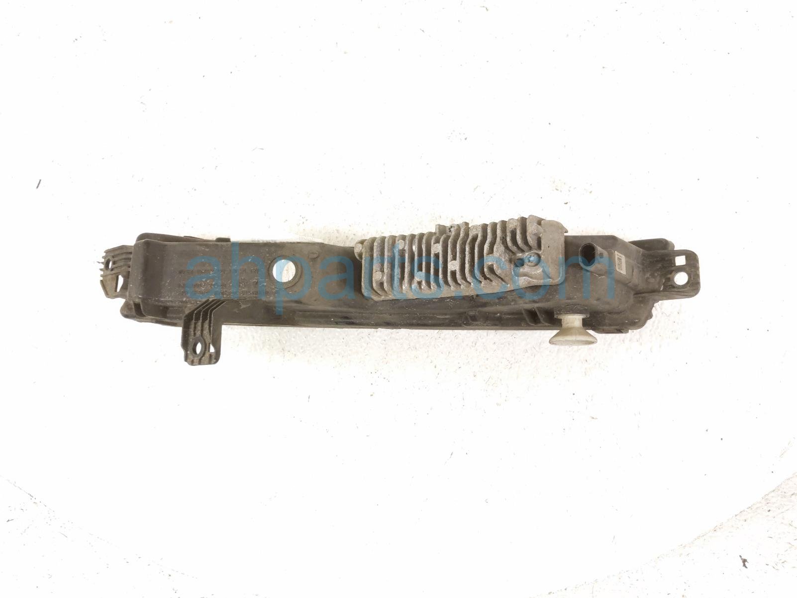 2020 Land Rover Range Rover Sport Driver Fog/daytime Running Lamp JPLA 15201 AD Replacement 2020 Land Rover Range Rover Sport Driver Fog/daytime Running Lamp JPLA 15201 AD Replacement thumbnail
