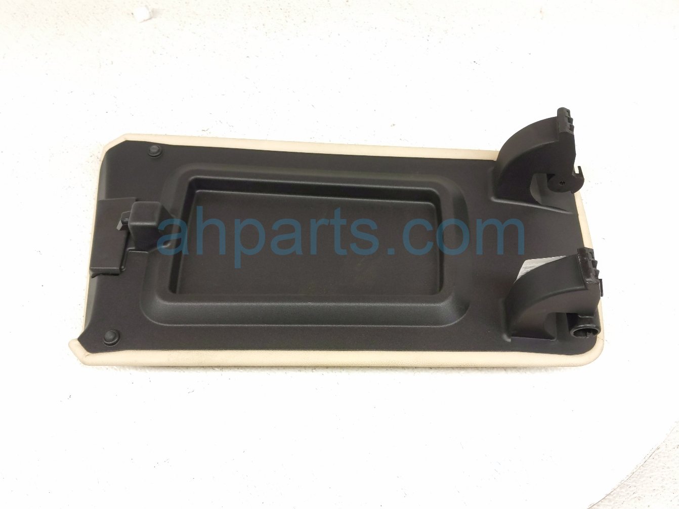2019 BMW 330i Center Console Lid/armrest Tan 51 16 6 994 355 Replacement 2019 BMW 330i Center Console Lid/armrest Tan 51 16 6 994 355 Replacement thumbnail