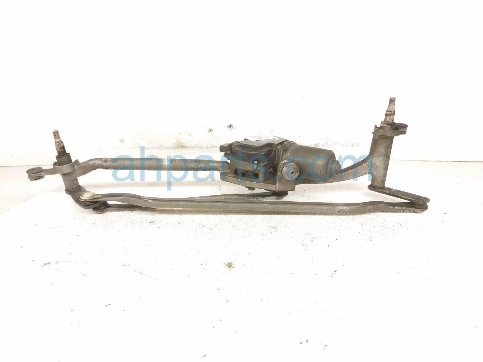2020 Land Rover Range Rover Sport Front Arms Frt Windshield Wiper Motor & Linkage LR187036 Replacement 2020 Land Rover Range Rover Sport Front Arms Frt Windshield Wiper Motor & Linkage LR187036 Replacement thumbnail