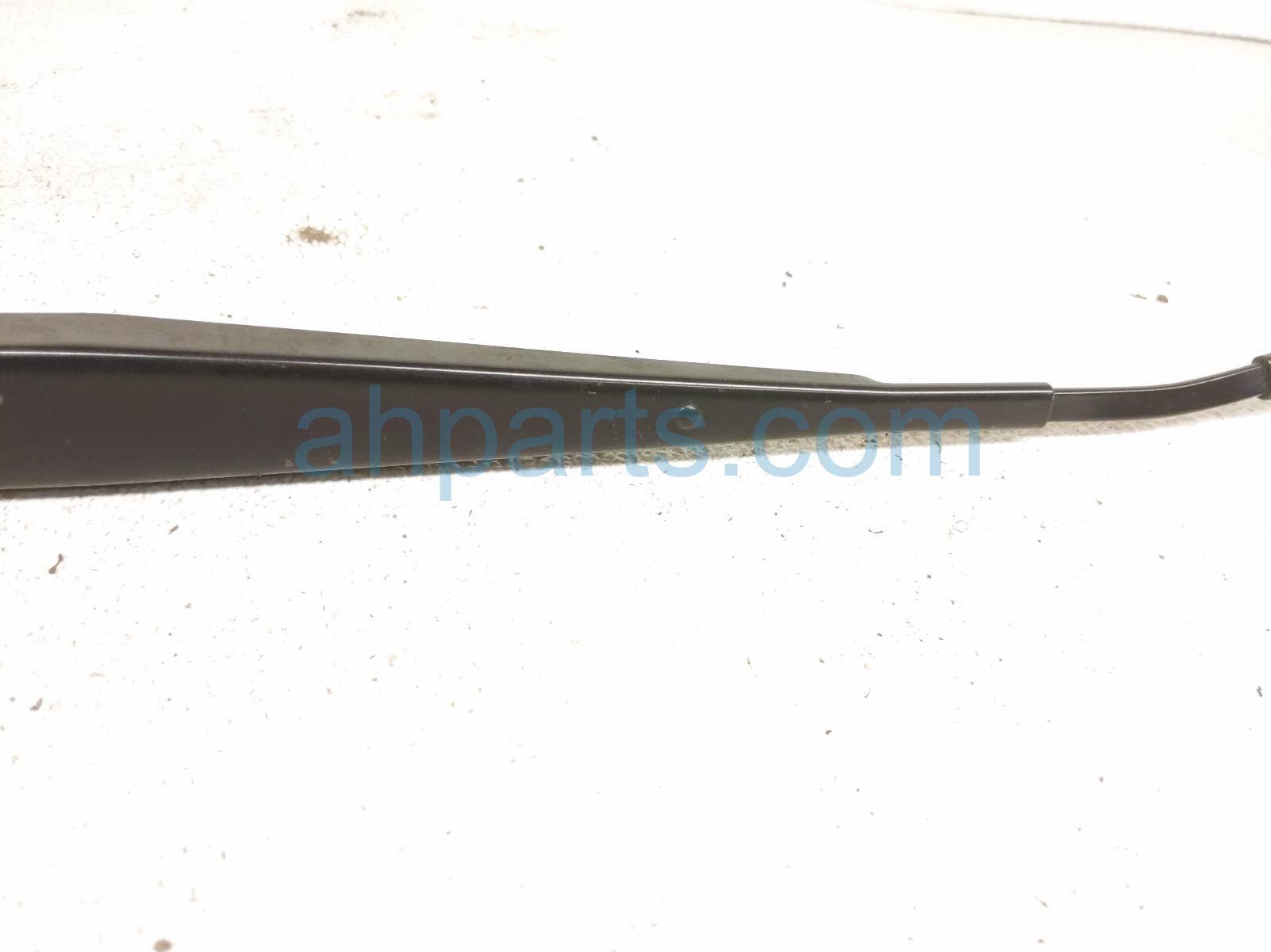 2020 Land Rover Range Rover Sport Driver Windshield Wiper Arm LR113391 Replacement 2020 Land Rover Range Rover Sport Driver Windshield Wiper Arm LR113391 Replacement thumbnail