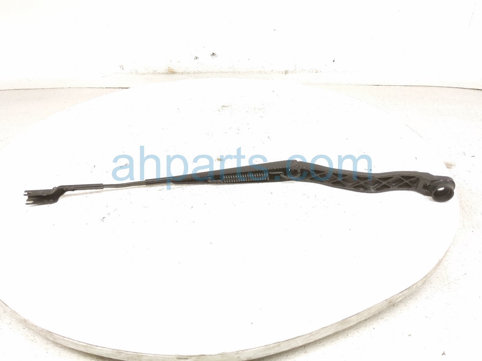 2020 Land Rover Range Rover Sport Driver Windshield Wiper Arm LR113391 Replacement 2020 Land Rover Range Rover Sport Driver Windshield Wiper Arm LR113391 Replacement thumbnail