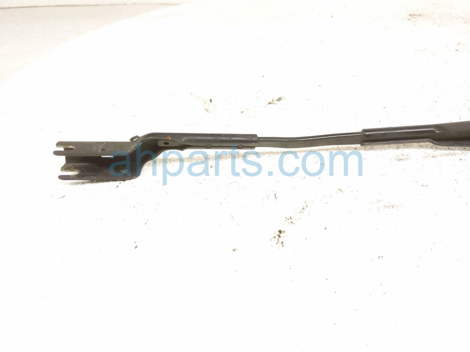 2020 Land Rover Range Rover Sport Driver Windshield Wiper Arm LR113391 Replacement 2020 Land Rover Range Rover Sport Driver Windshield Wiper Arm LR113391 Replacement thumbnail