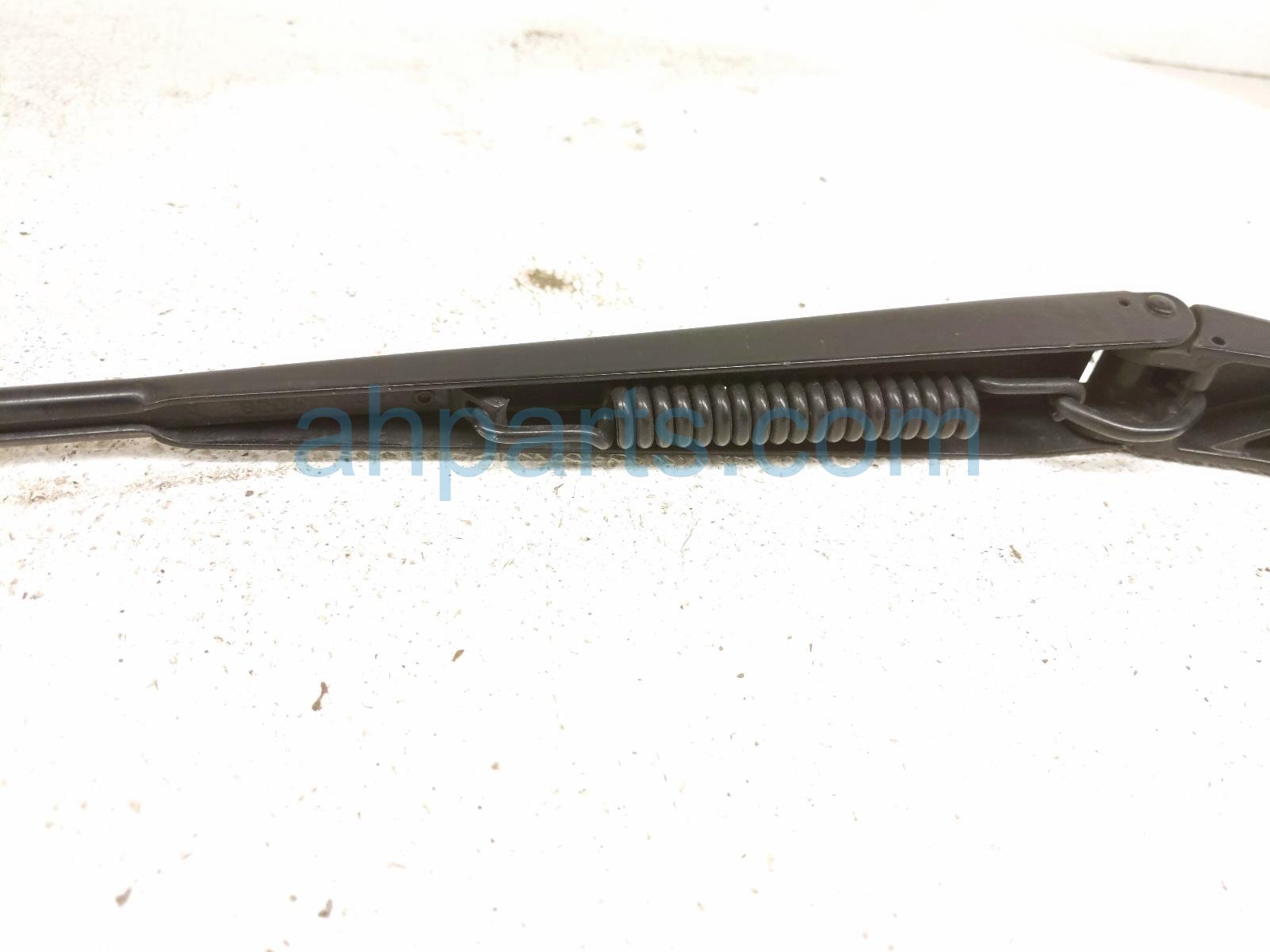 2020 Land Rover Range Rover Sport Driver Windshield Wiper Arm LR113391 Replacement 2020 Land Rover Range Rover Sport Driver Windshield Wiper Arm LR113391 Replacement thumbnail