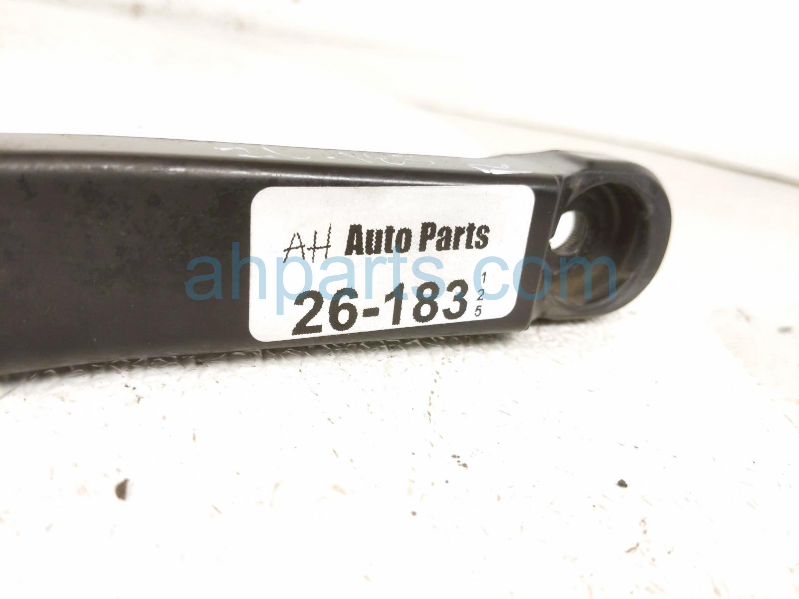 2020 Land Rover Range Rover Sport Passenger Windshield Wiper Arm LR083268 Replacement 2020 Land Rover Range Rover Sport Passenger Windshield Wiper Arm LR083268 Replacement thumbnail
