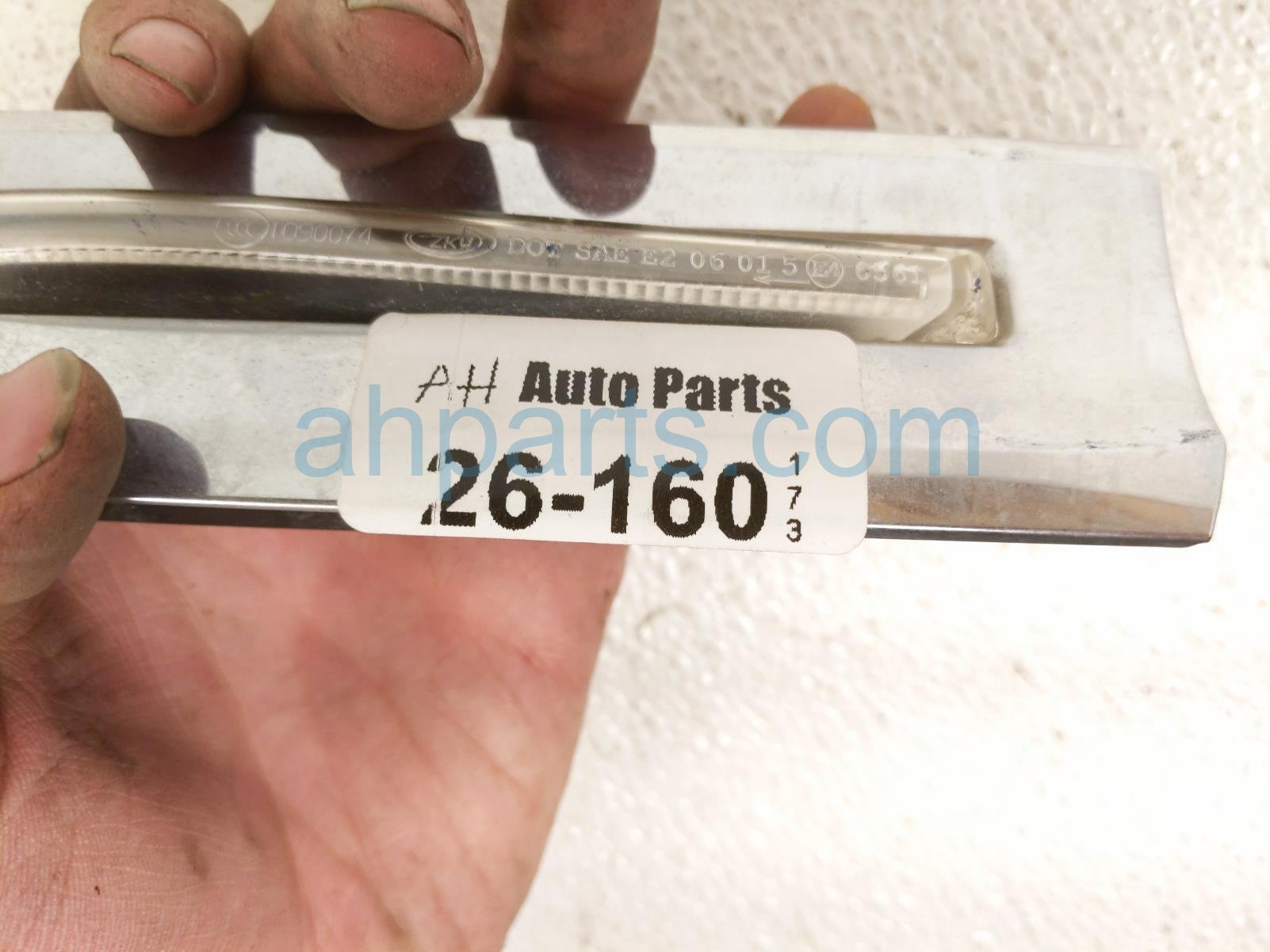 2011 BMW 750li Driver Side Marker Lamp 63137203371 Replacement 2011 BMW 750li Driver Side Marker Lamp 63137203371 Replacement thumbnail