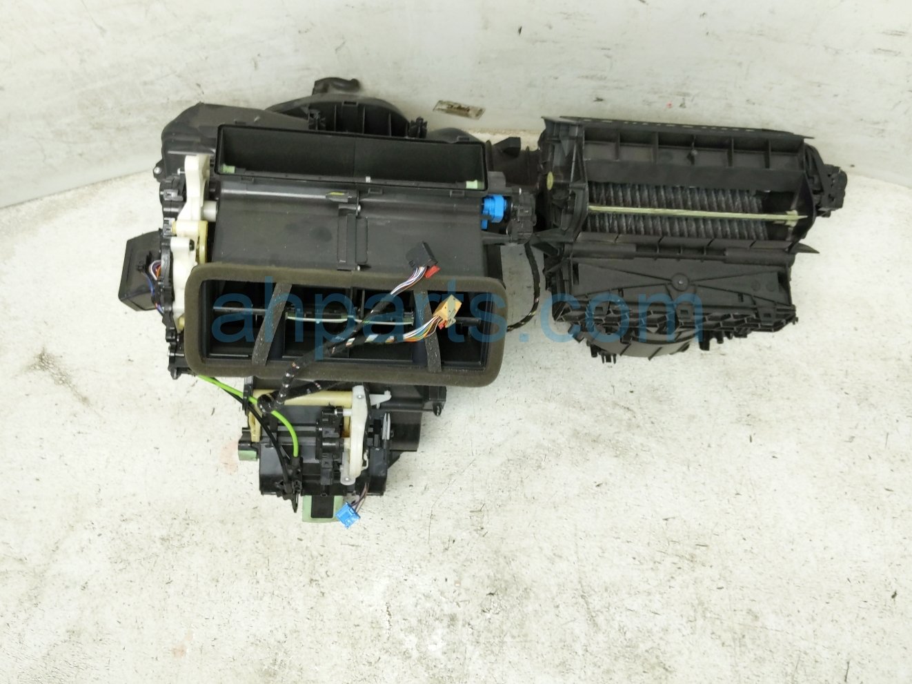 $150 Volkswagen A/C HEATER CORE W/ BLOWER ASSY