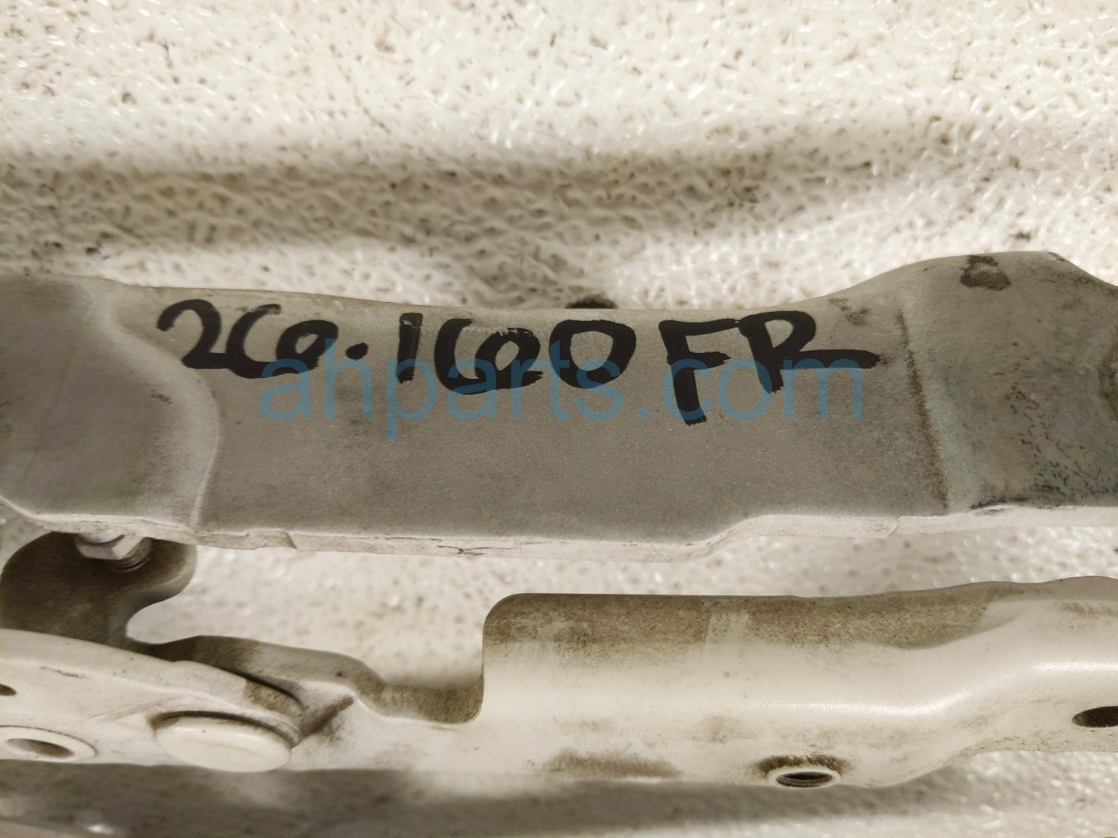 2011 BMW 750li Passenger Hood Hinge White 41007204556 Replacement 2011 BMW 750li Passenger Hood Hinge White 41007204556 Replacement thumbnail