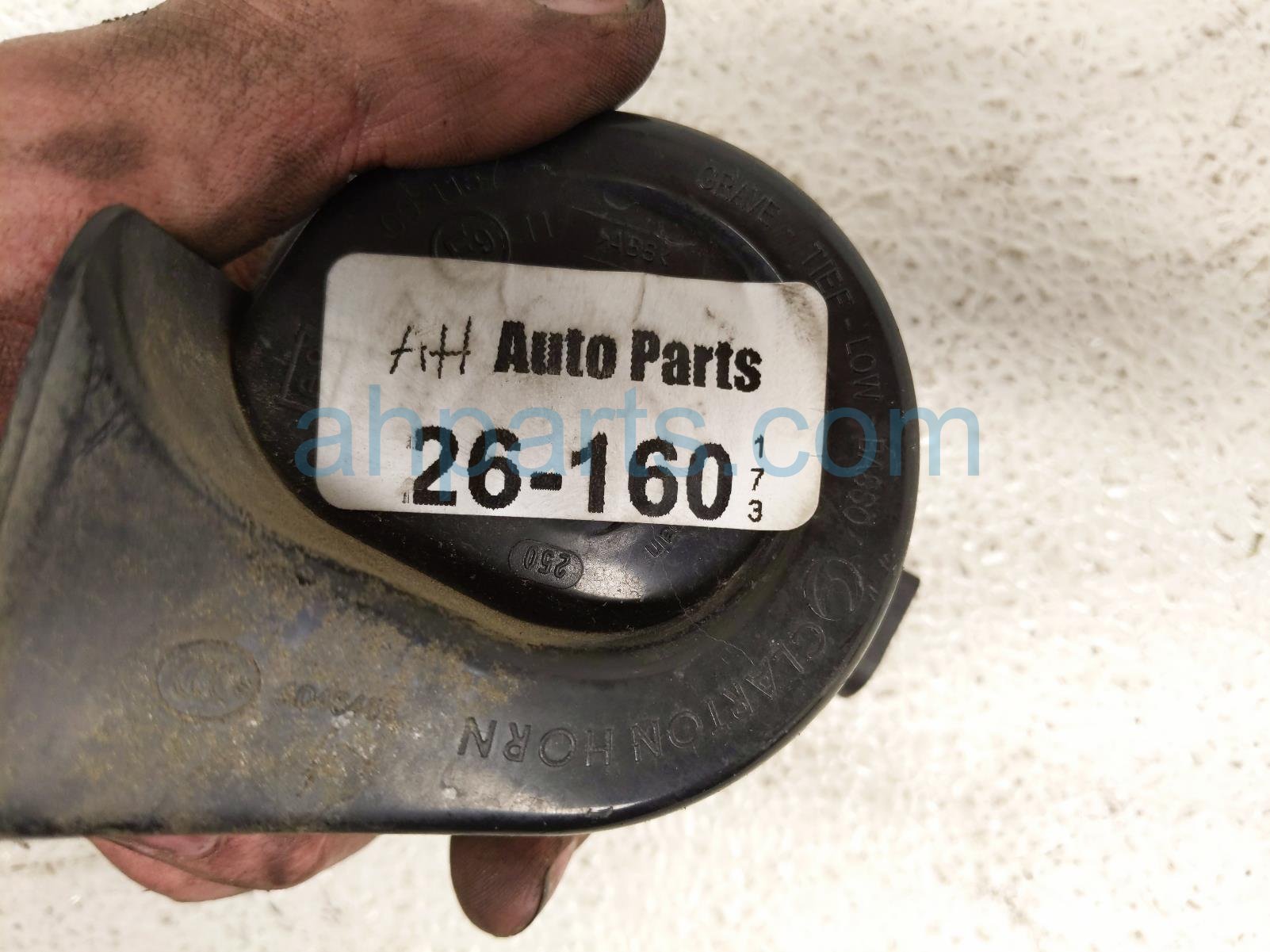 2011 BMW 750li High Note Horn 61 33 7 284 482 Replacement 2011 BMW 750li High Note Horn 61 33 7 284 482 Replacement thumbnail
