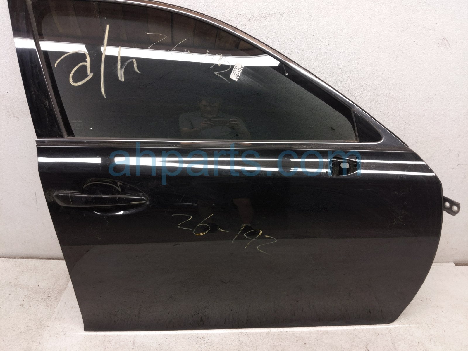 $395 Lexus FR/RH DOOR - BLACK - NO MIRROR/TRIM