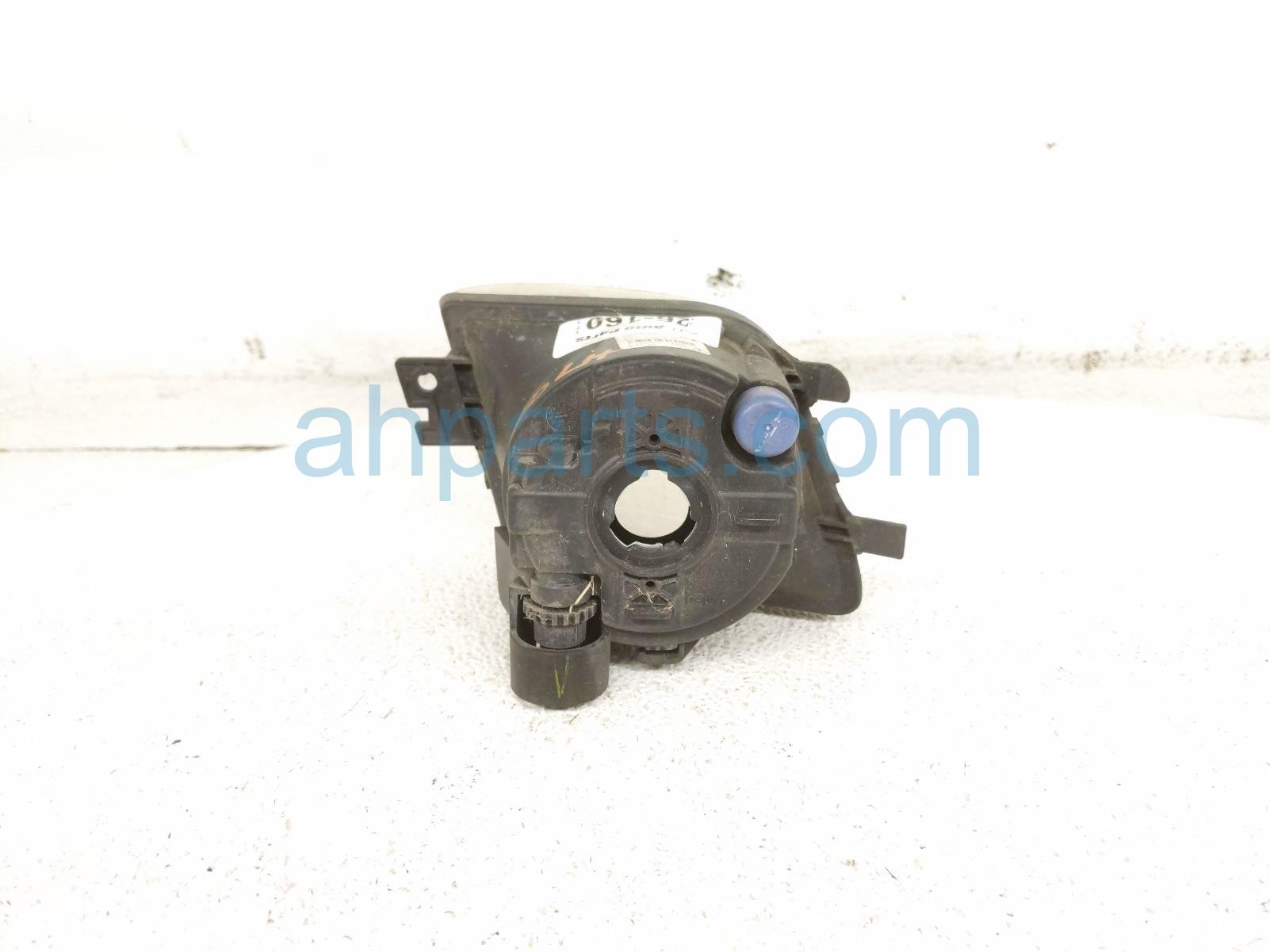 2011 BMW 750li Driver Fog Lamp / Light 63 17 7 182 195 Replacement 2011 BMW 750li Driver Fog Lamp / Light 63 17 7 182 195 Replacement thumbnail