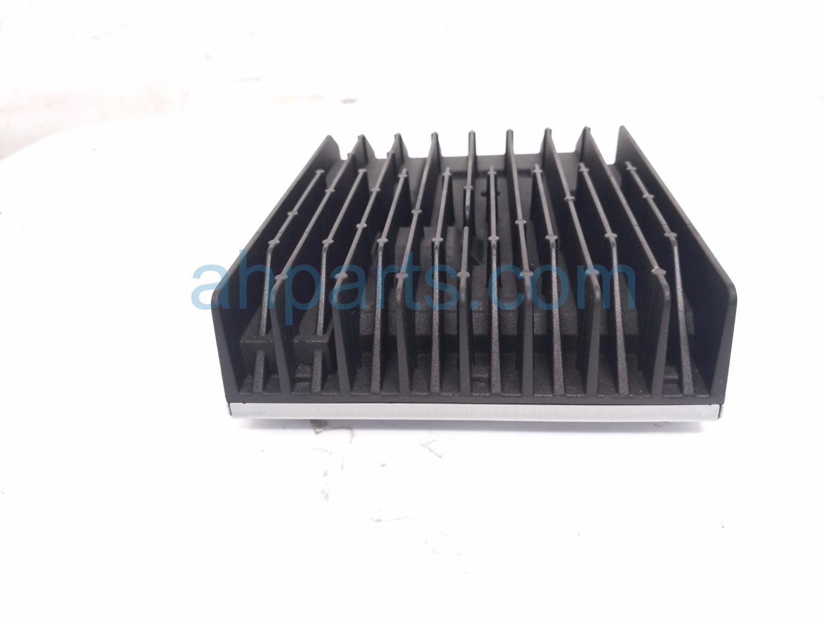 2020 Honda Odyssey Audio Amplifier Rear Right 39886 THR A51 Replacement 2020 Honda Odyssey Audio Amplifier Rear Right 39886 THR A51 Replacement thumbnail