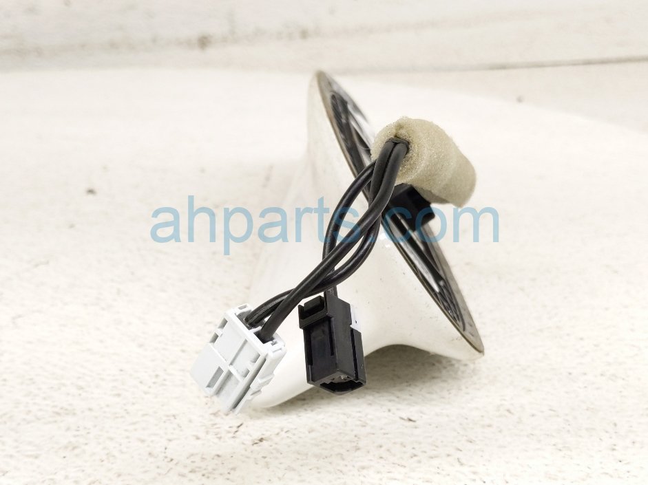 2025 Honda Pilot Antenna Roof Mtd Shark Fin White 8A150 T90 A01ZB Replacement 2025 Honda Pilot Antenna Roof Mtd Shark Fin White 8A150 T90 A01ZB Replacement thumbnail