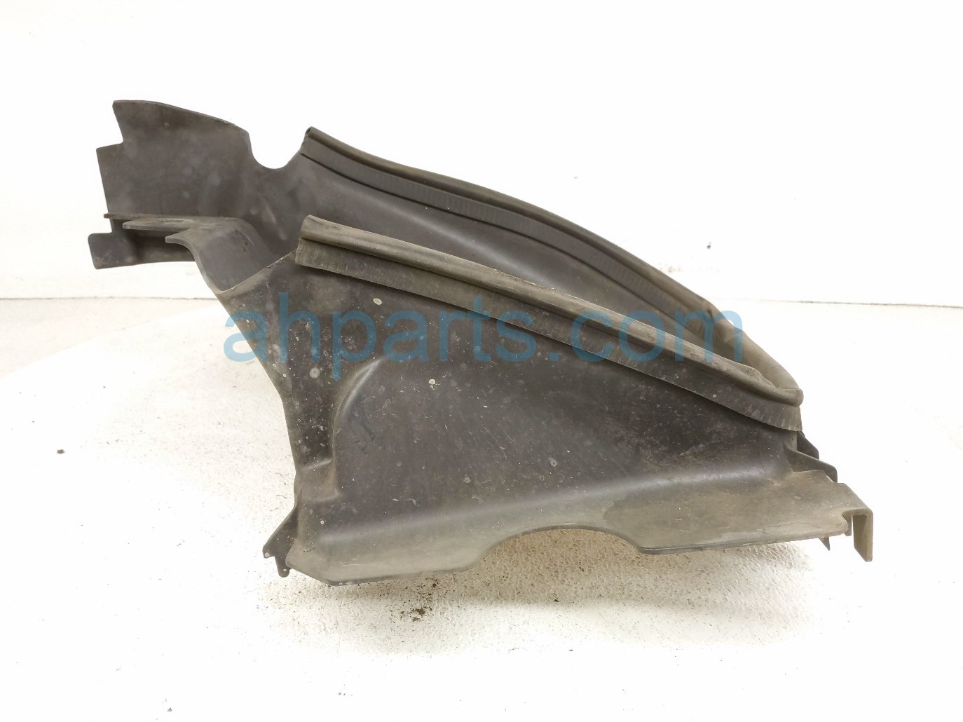 2020 Land Rover Range Rover Sport Front Driver Bumper Air Guide Duct JK62 8C465 AB Replacement 2020 Land Rover Range Rover Sport Front Driver Bumper Air Guide Duct JK62 8C465 AB Replacement thumbnail