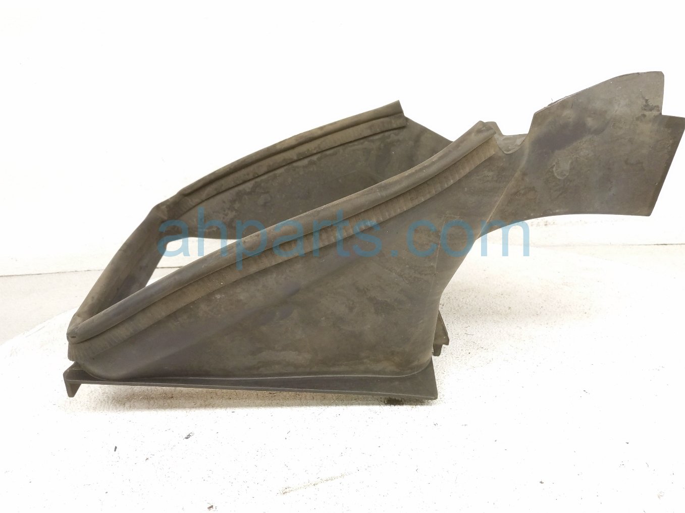2020 Land Rover Range Rover Sport Front Driver Bumper Air Guide Duct JK62 8C465 AB Replacement 2020 Land Rover Range Rover Sport Front Driver Bumper Air Guide Duct JK62 8C465 AB Replacement thumbnail