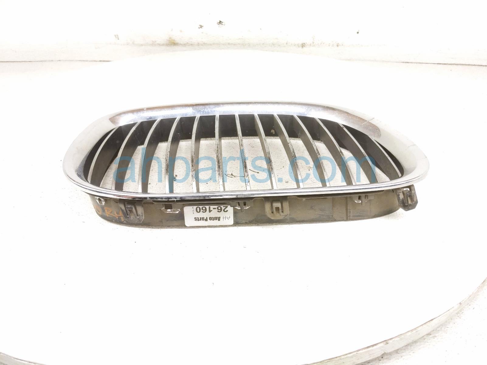 2011 BMW 750li Passenger Upper Grille White 51117295297 Replacement 2011 BMW 750li Passenger Upper Grille White 51117295297 Replacement thumbnail