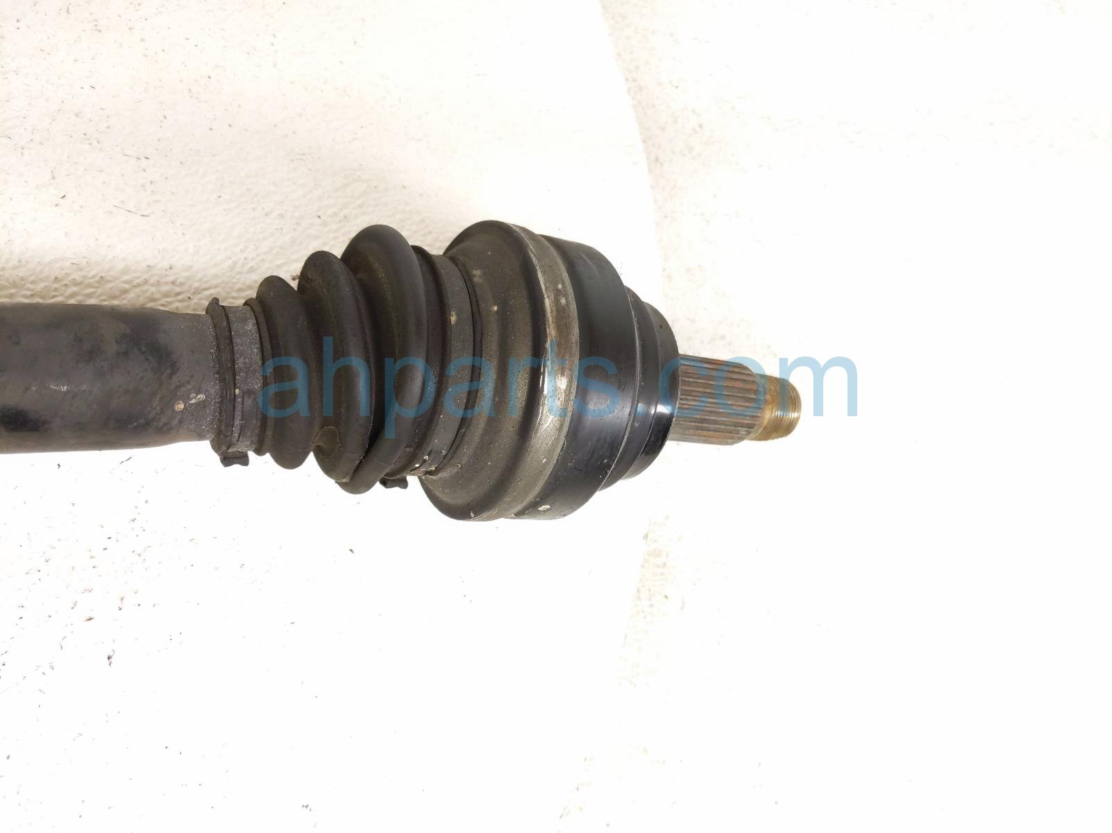 2011 BMW 750li Rear Driver Rear Axle Shaft 31 60 7 606 027 Replacement 2011 BMW 750li Rear Driver Rear Axle Shaft 31 60 7 606 027 Replacement thumbnail
