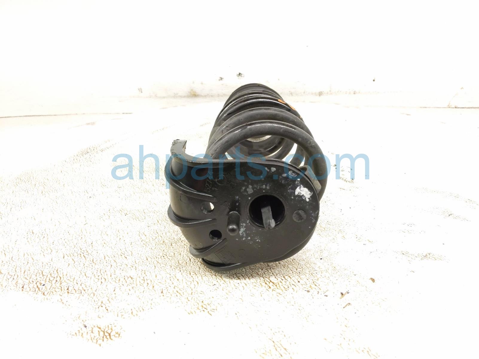 2022 Honda Odyssey Strut / / Shock Absorber Rear Driver Coil Spring 3.5l Fwd 52441 THR A11 Replacement 2022 Honda Odyssey Strut / / Shock Absorber Rear Driver Coil Spring 3.5l Fwd 52441 THR A11 Replacement thumbnail