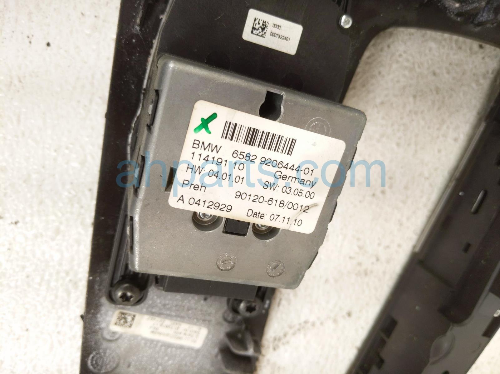 2011 BMW 750li Center Console Trim W/idrive blk 51 16 9 179 849 Replacement 2011 BMW 750li Center Console Trim W/idrive blk 51 16 9 179 849 Replacement thumbnail