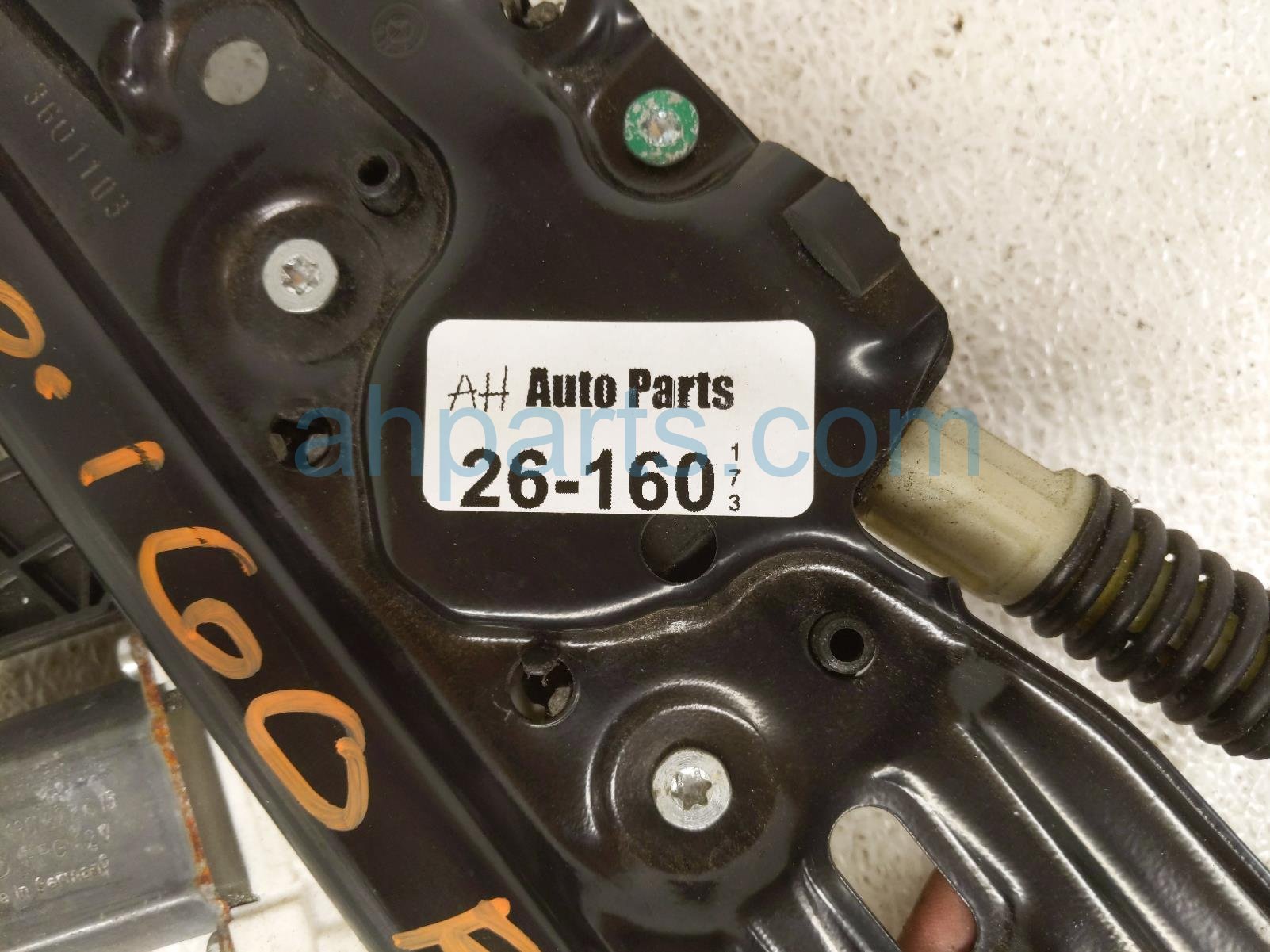 2011 BMW 750li Rear Passenger Window Regulator & Motor 51 35 7 182 616 Replacement 2011 BMW 750li Rear Passenger Window Regulator & Motor 51 35 7 182 616 Replacement thumbnail