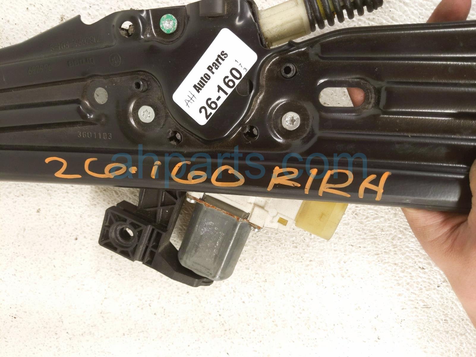 2011 BMW 750li Rear Passenger Window Regulator & Motor 51 35 7 182 616 Replacement 2011 BMW 750li Rear Passenger Window Regulator & Motor 51 35 7 182 616 Replacement thumbnail