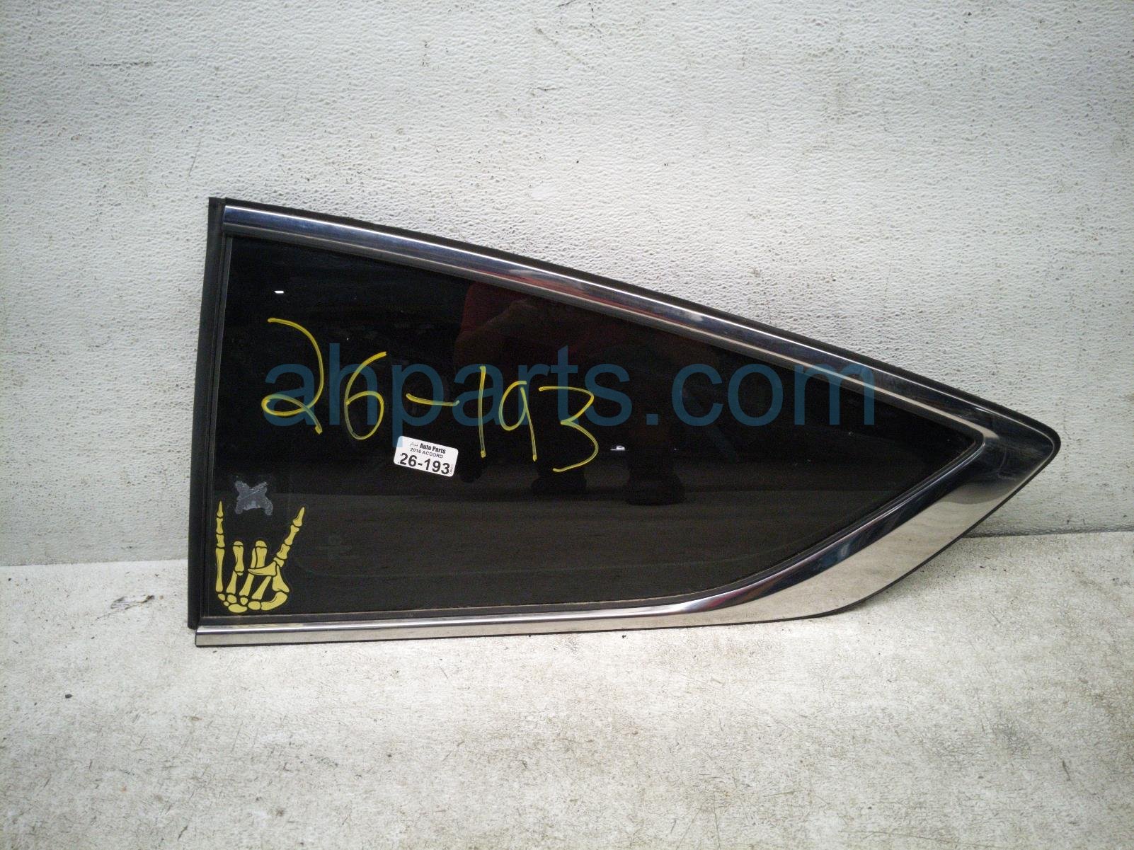 Honda LH QUARTER WINDOW GLASS