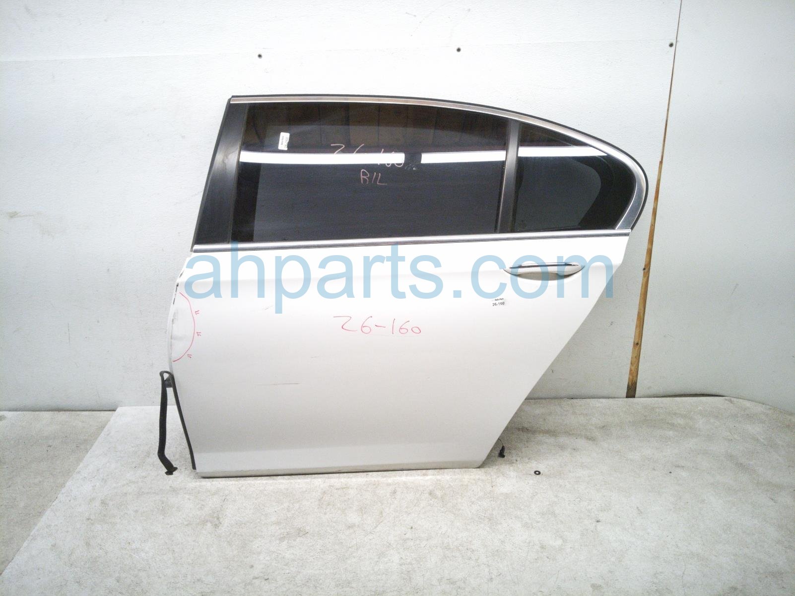 BMW RR/LH DOOR - WHITE - NO INSIDE TRIM