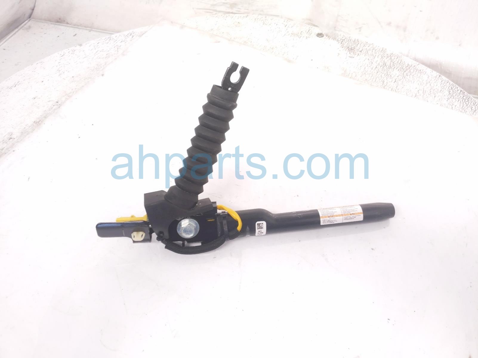 $140 Honda FR/LH SEAT BELT PRETENSIONER - BLACK