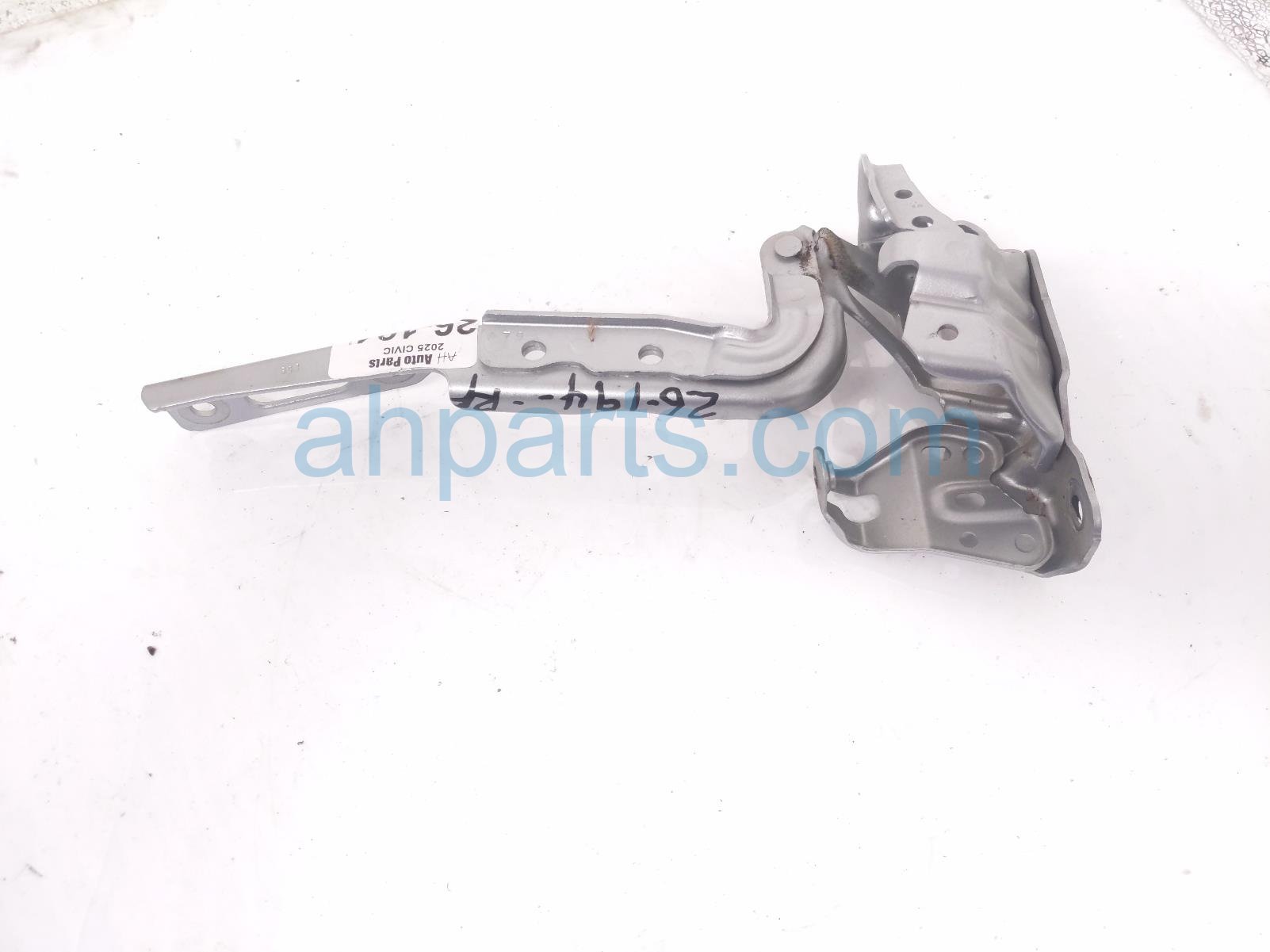Honda RH HOOD HINGE - SILVER