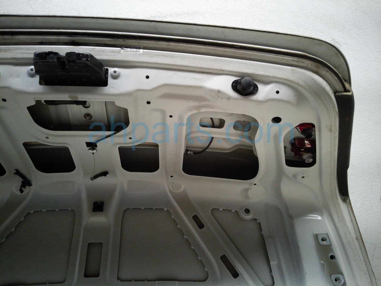2011 BMW 750li Trunk / Decklid W/lights White 41627172332 Replacement 2011 BMW 750li Trunk / Decklid W/lights White 41627172332 Replacement thumbnail