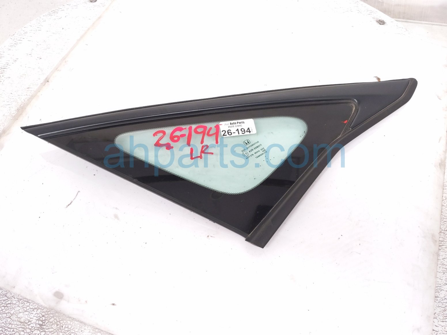 Honda LH QUARTER WINDOW GLASS