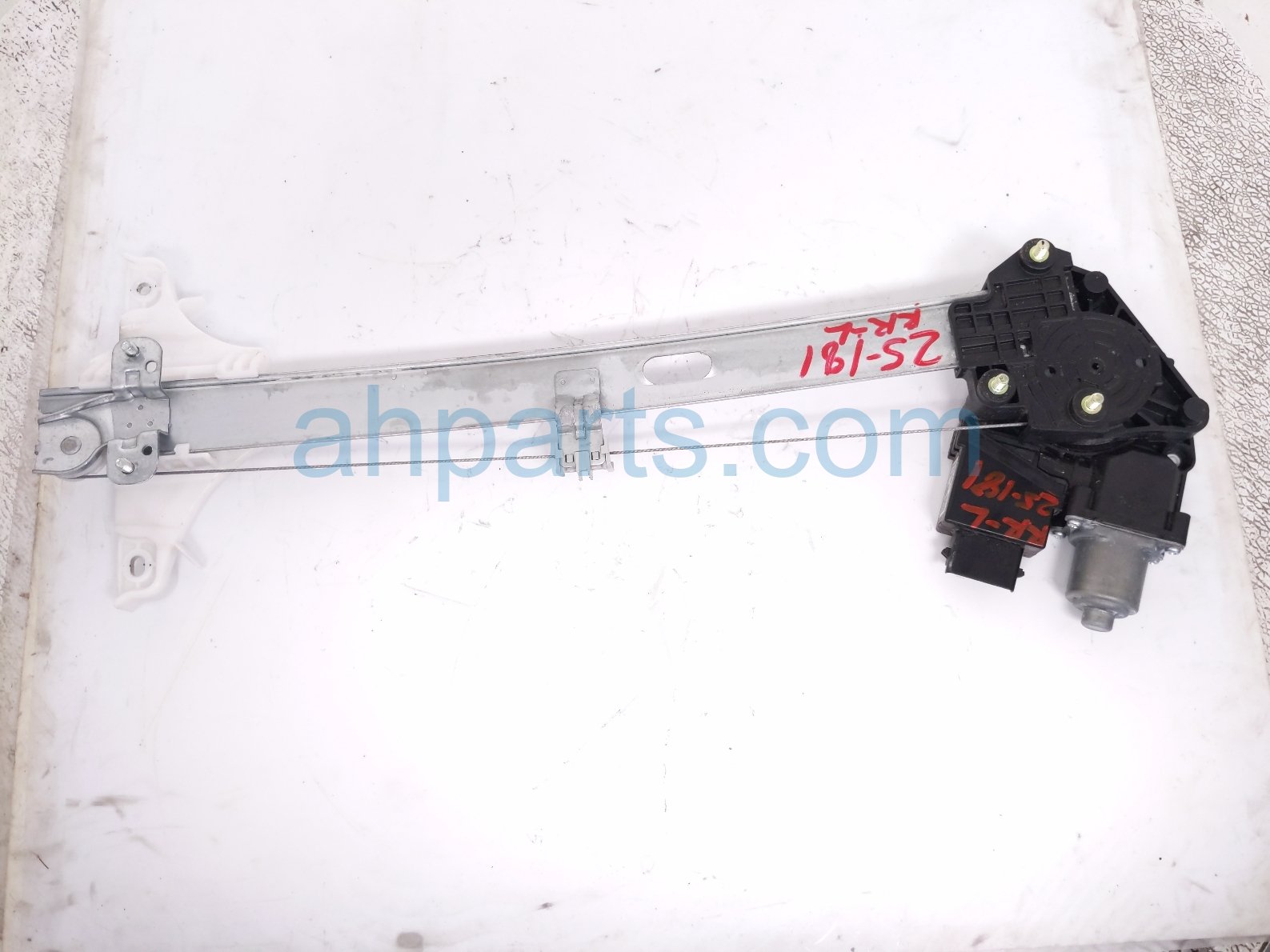 2025 Kia Carnival Rear Driver Window Regulator & Motor 83403 R0000 Replacement 2025 Kia Carnival Rear Driver Window Regulator & Motor 83403 R0000 Replacement thumbnail
