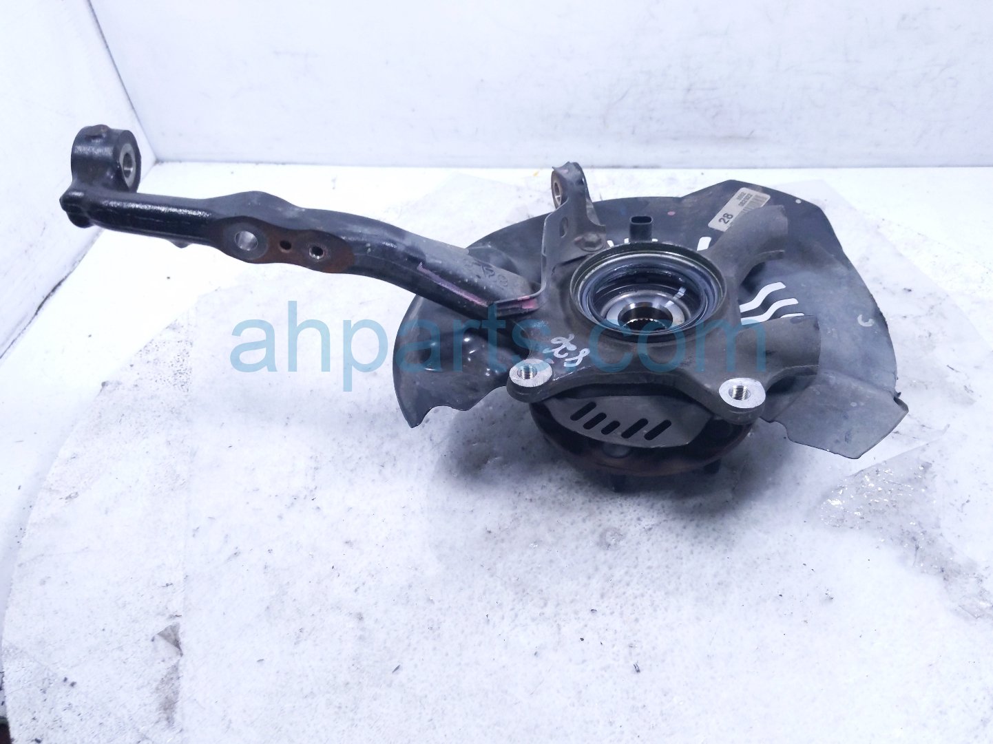 Toyota FR/LH SPINDLE KNUCKLE HUB - 4X4