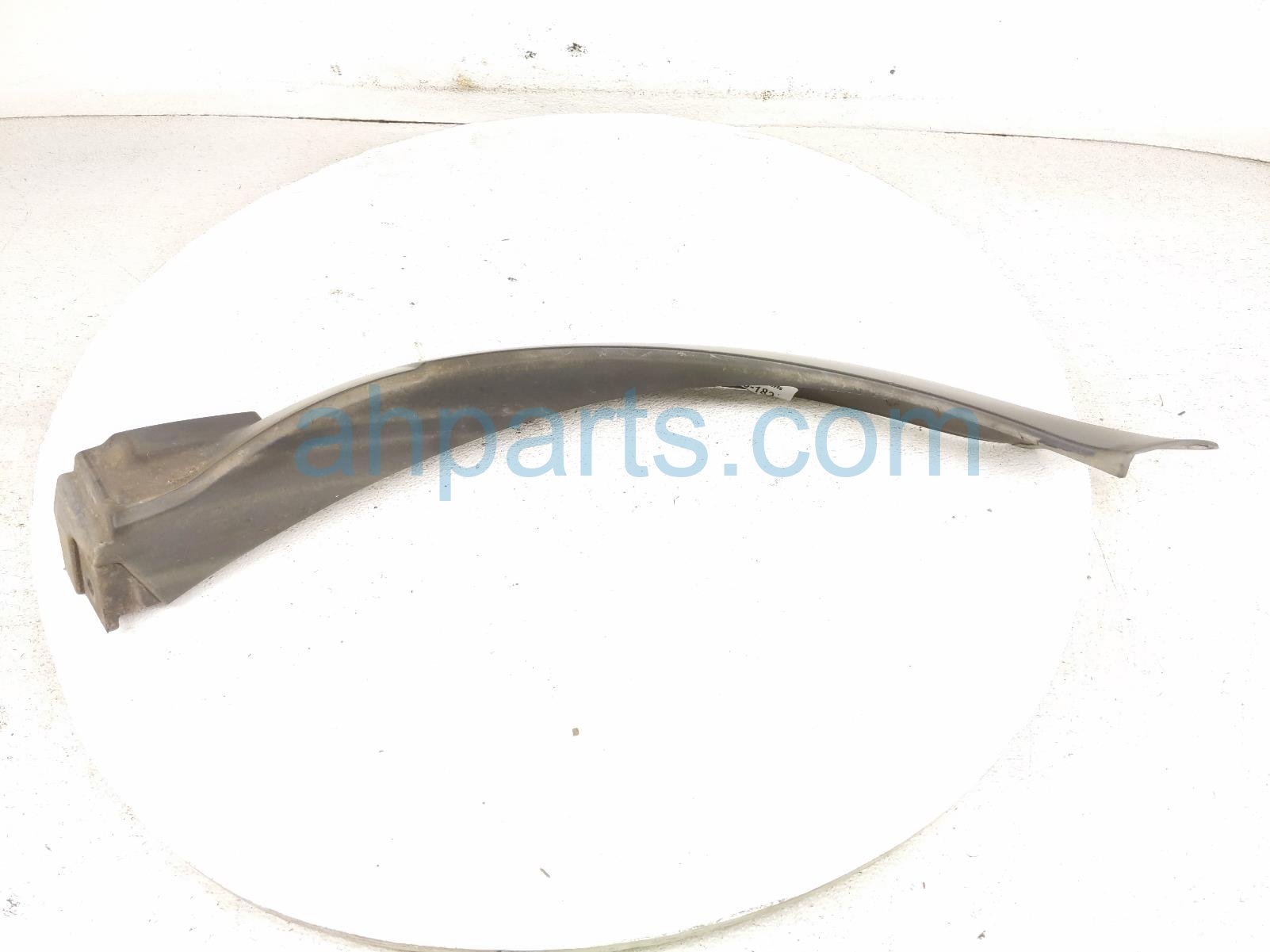 Land Rover RR/LH WHEEL OPENING MOLDING - BLACK Land Rover RR/LH WHEEL OPENING MOLDING - BLACK