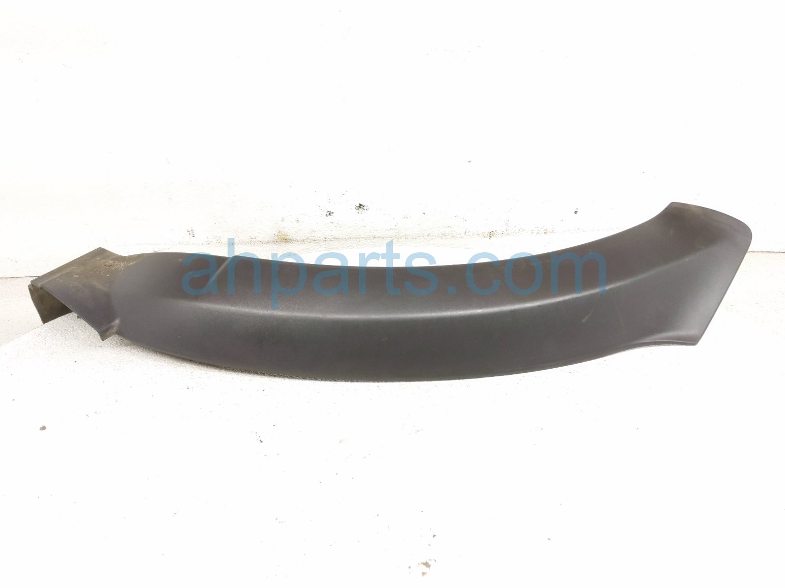 2020 Land Rover Range Rover Sport Rear Passenger Wheel Opening Molding Black LR136800 Replacement 2020 Land Rover Range Rover Sport Rear Passenger Wheel Opening Molding Black LR136800 Replacement thumbnail