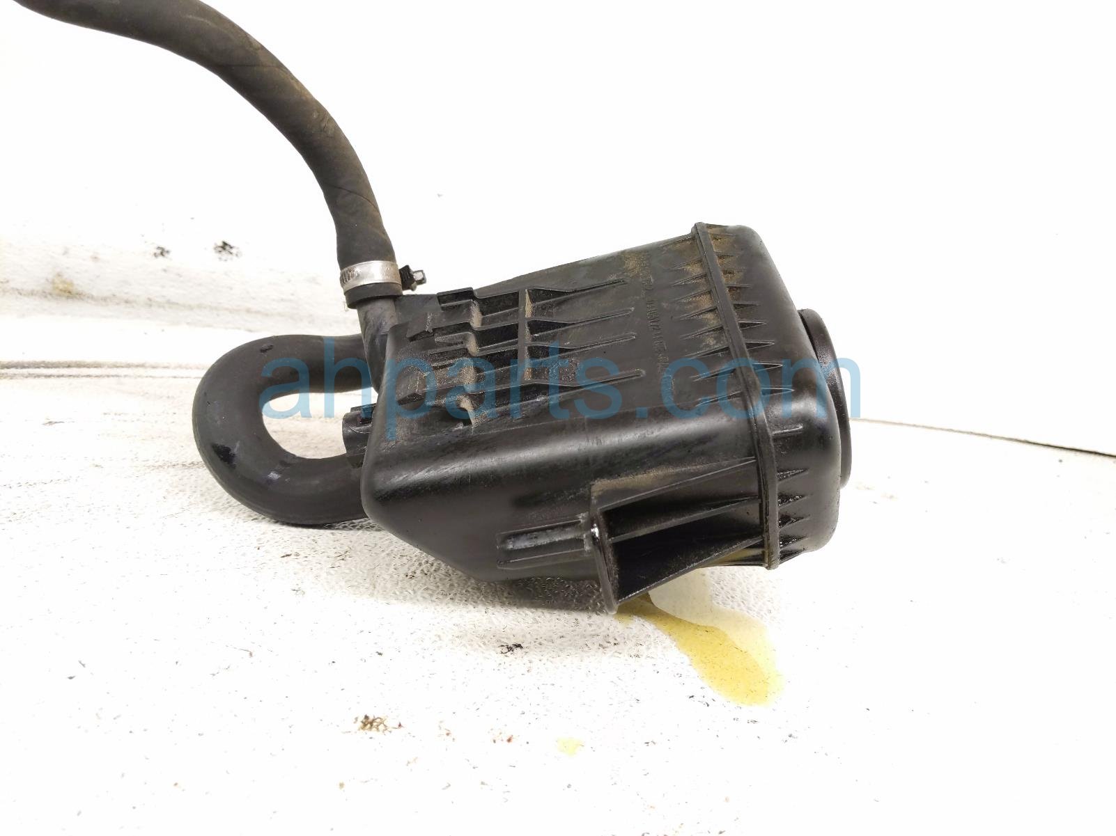 2011 BMW 750li Reserve Bottle / Tank Power Steering Fluid Reservoir 32416776240 Replacement 2011 BMW 750li Reserve Bottle / Tank Power Steering Fluid Reservoir 32416776240 Replacement thumbnail