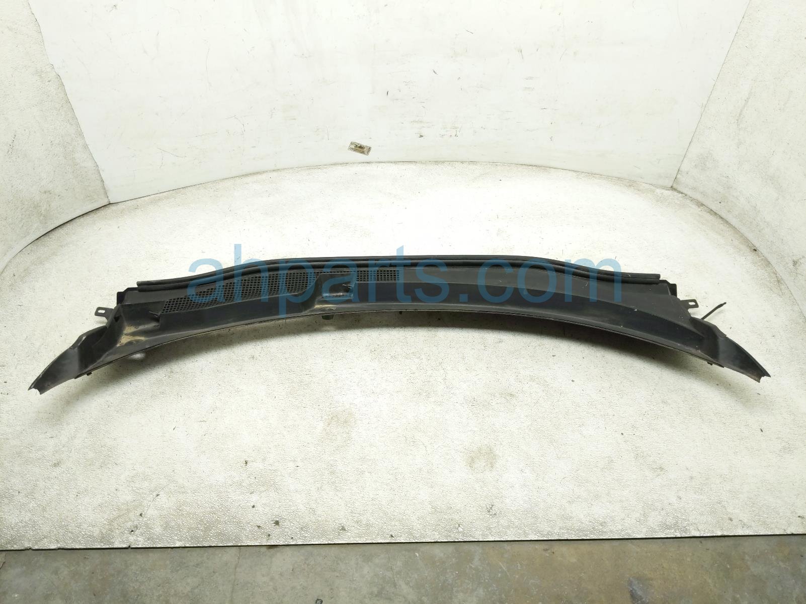 Honda WINDSHIELD COWL VENT GRILLE PANEL