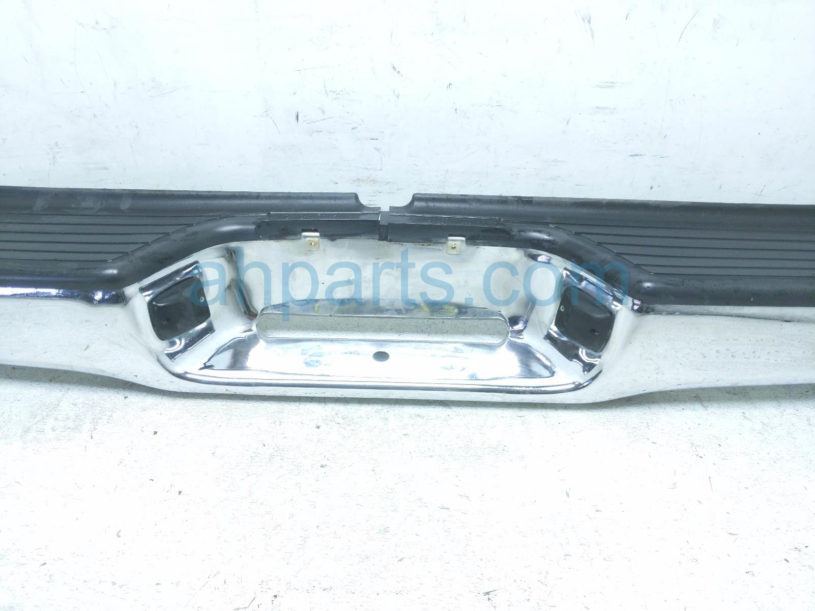 2000 Toyota Tacoma Rear Bumper Cover Chrome 53911 04060 Replacement 2000 Toyota Tacoma Rear Bumper Cover Chrome 53911 04060 Replacement thumbnail