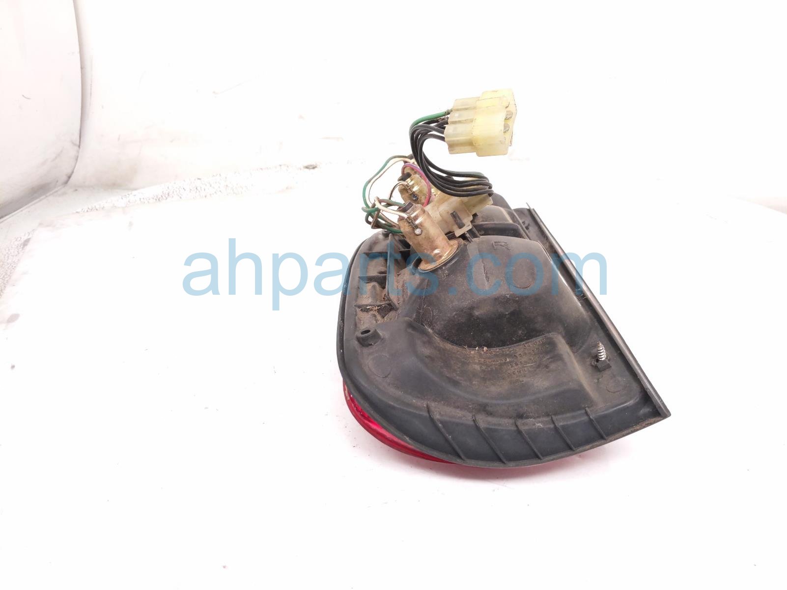 2000 Toyota Tacoma Light / Rear Passenger Tail Lamp (on Body) 81551 04020 Replacement 2000 Toyota Tacoma Light / Rear Passenger Tail Lamp (on Body) 81551 04020 Replacement thumbnail