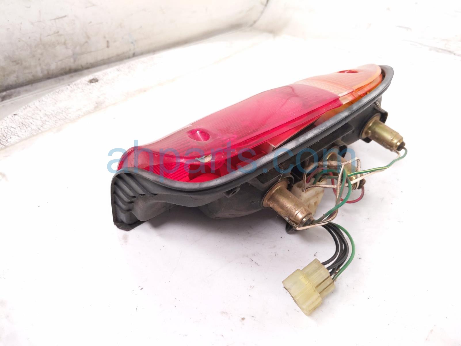2000 Toyota Tacoma Light / Rear Passenger Tail Lamp (on Body) 81551 04020 Replacement 2000 Toyota Tacoma Light / Rear Passenger Tail Lamp (on Body) 81551 04020 Replacement thumbnail