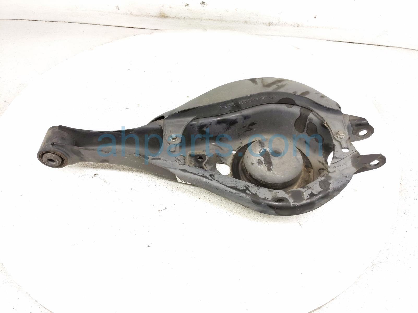 Lexus RR/RH SPRING SEAT LOWER CONTROL ARM