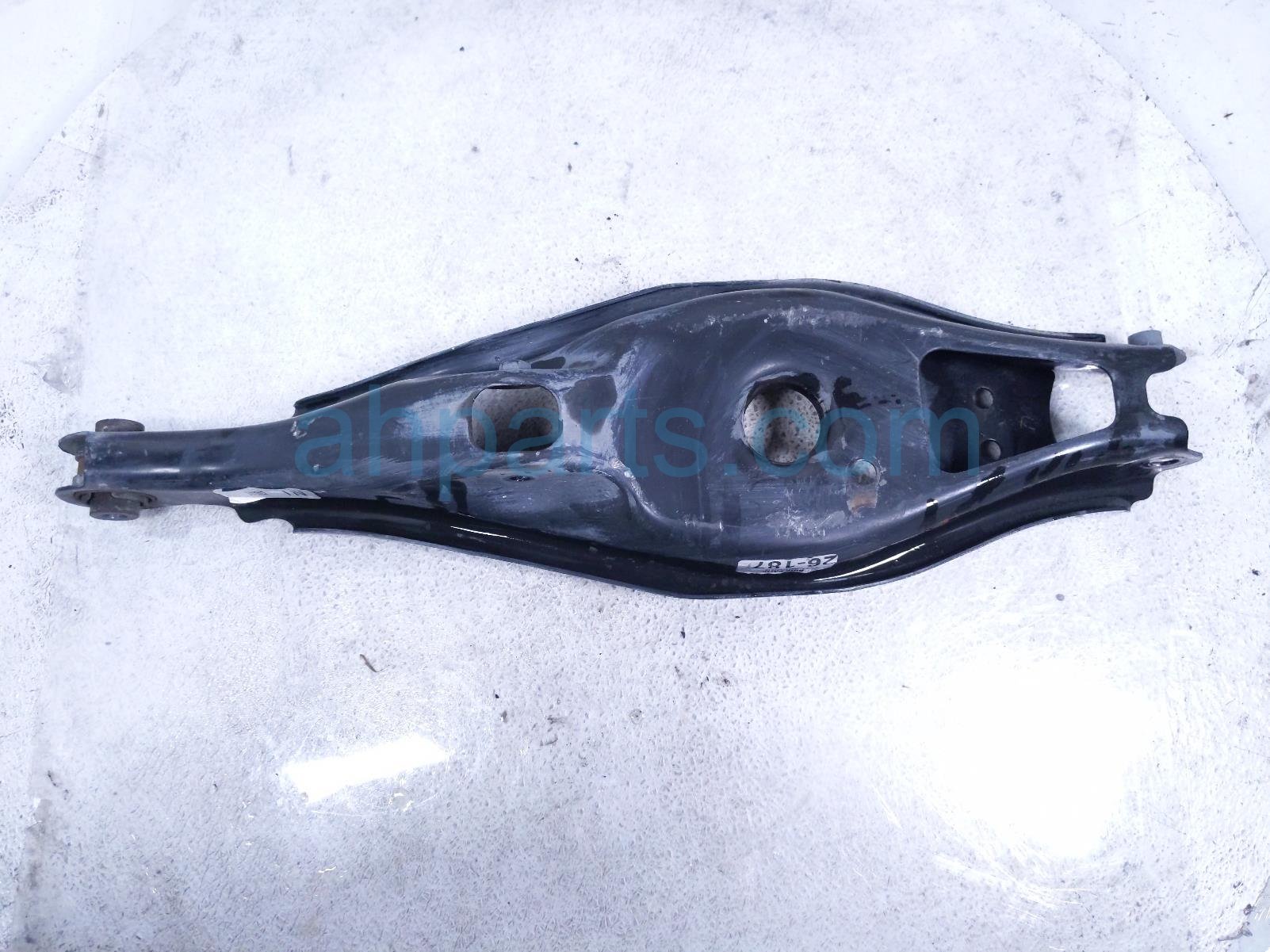 Honda RR/LH SPRING SEAT LOWER CONTROL ARM